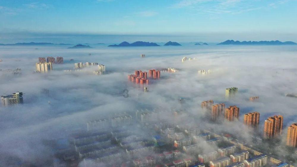 人潮涌动！游客凌晨落地海口美兰机场，感叹：人比往年更多